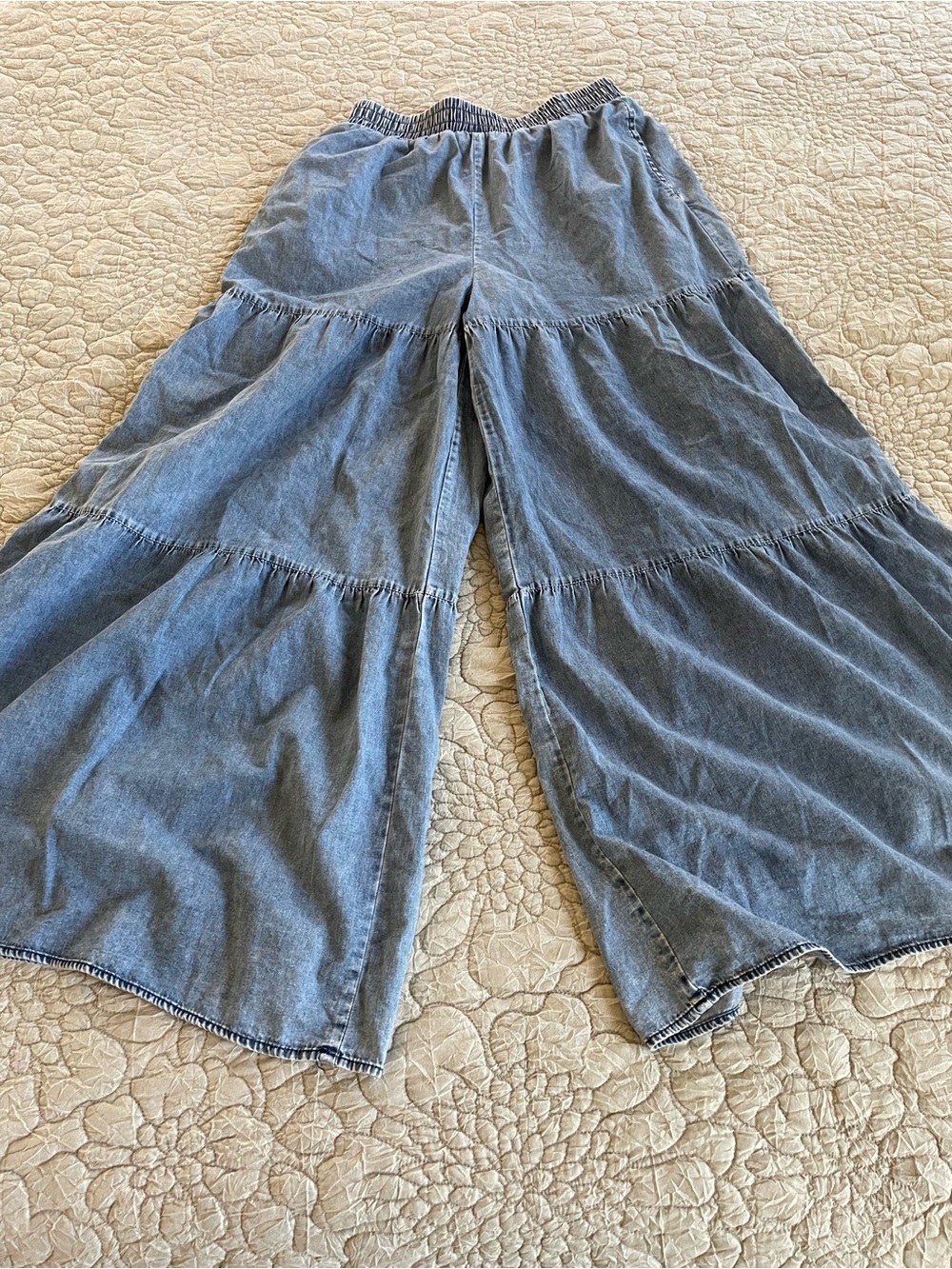 Women’s Blue Denim Tiered Wide Leg Boho Pants Elastic Waist Size M